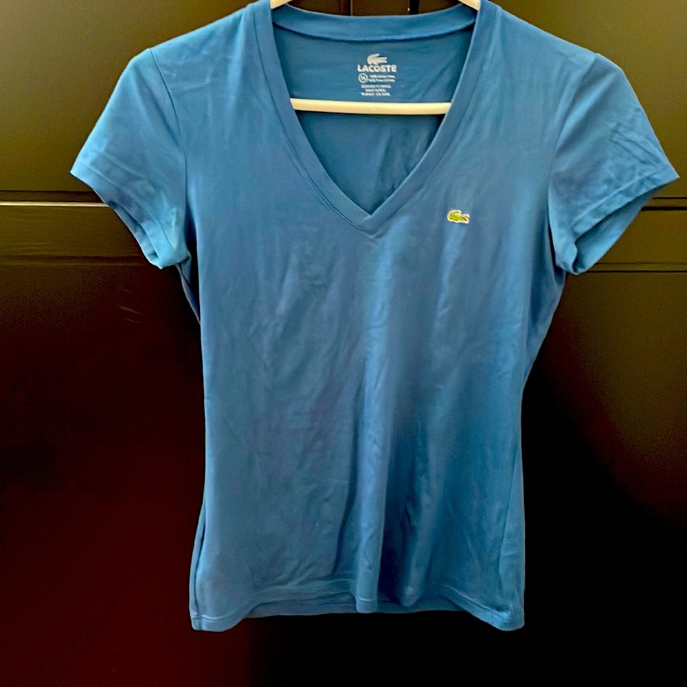 NWOT Lacoste womens T-shirt size 34 beautiful blue v neck.